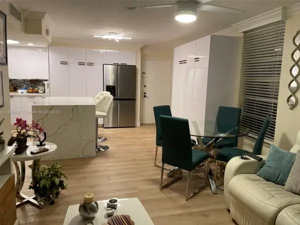 110 Fontainebleau Blvd #302, Miami, FL 33172