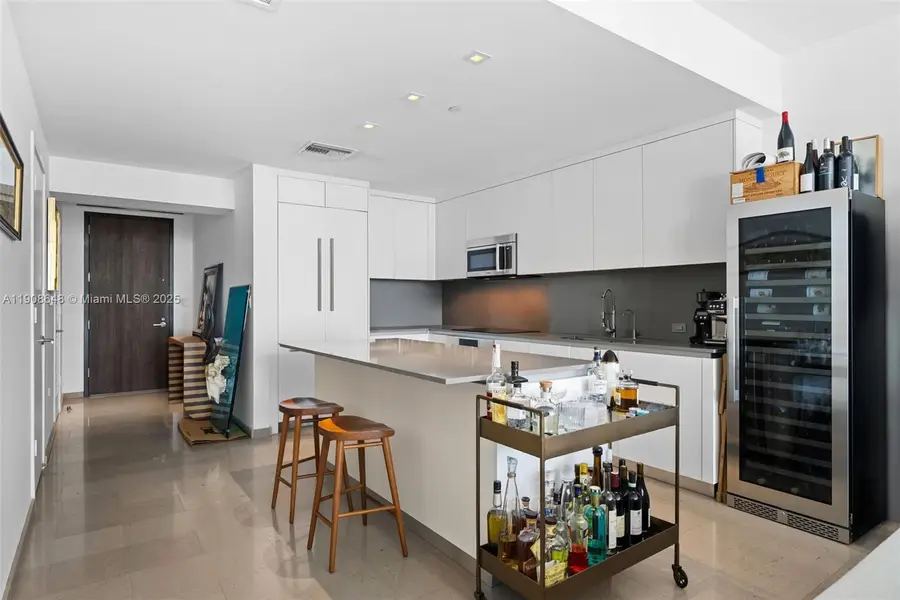 68 SE 6th St #2505, Miami, FL 33131 - Image #3