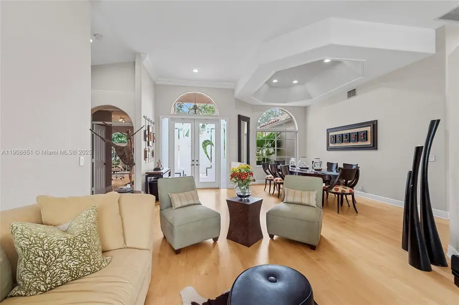 2734 Oakbrook Dr, Weston, FL 33332 - Image #2