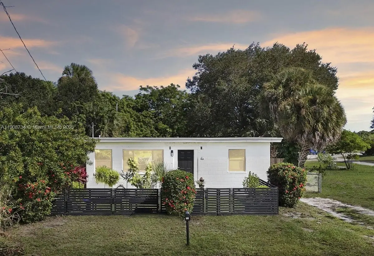 516 N 26th St, Fort Pierce, FL 34947 - Image #1