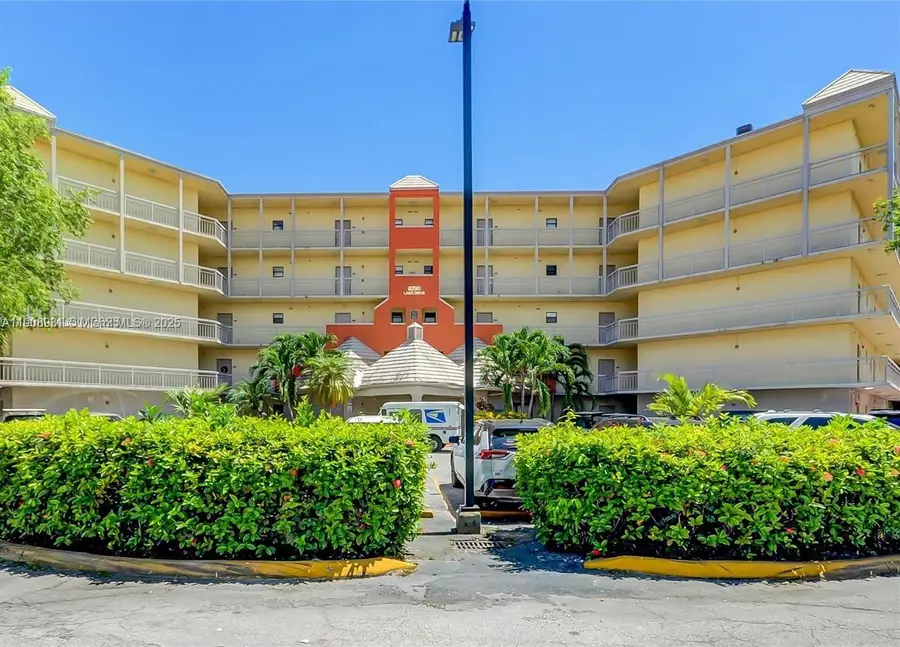 8290 Lake Dr #514, Doral, FL 33166 - Image #2
