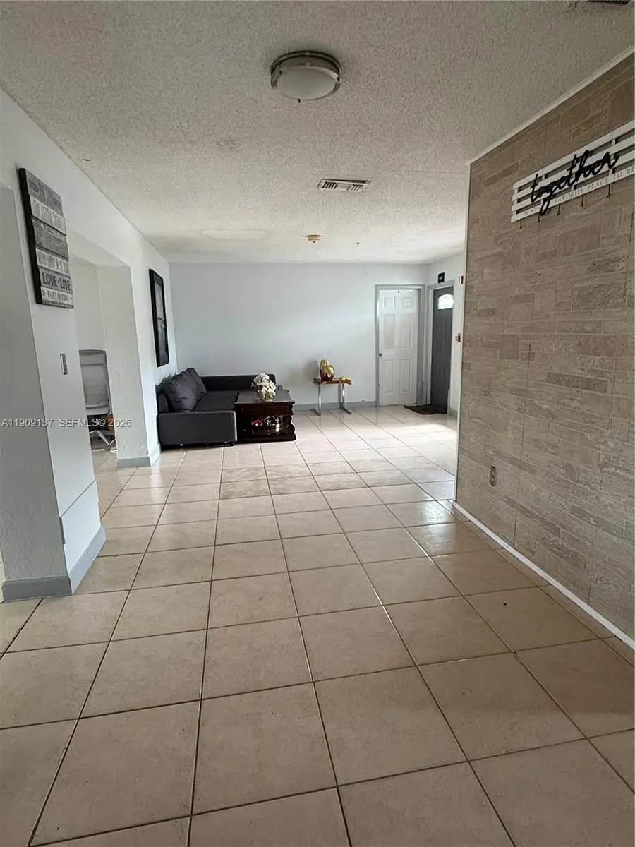 17902 NW 81st Ct, Hialeah, FL 33015 - #3