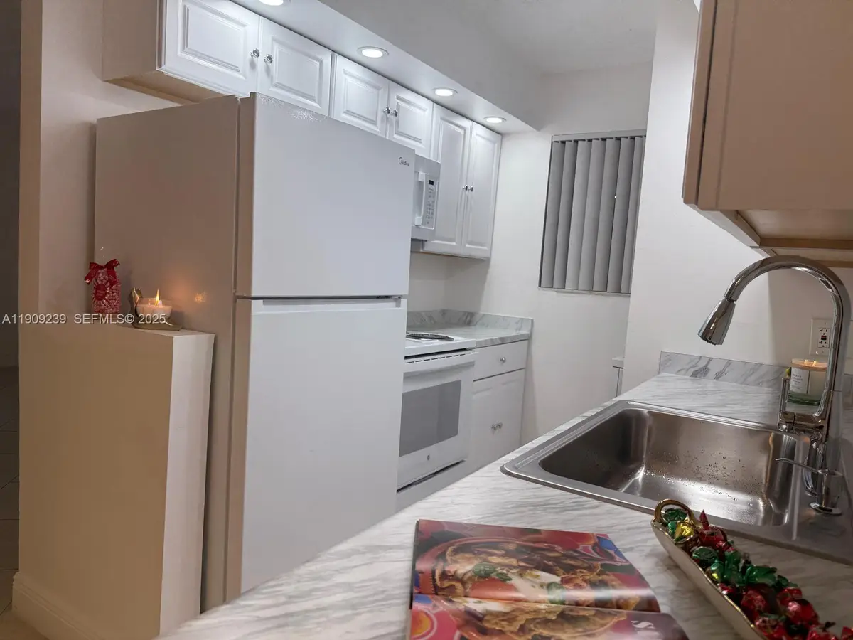 523 Trace Cir #105, Deerfield Beach, FL 33441 - Image #1