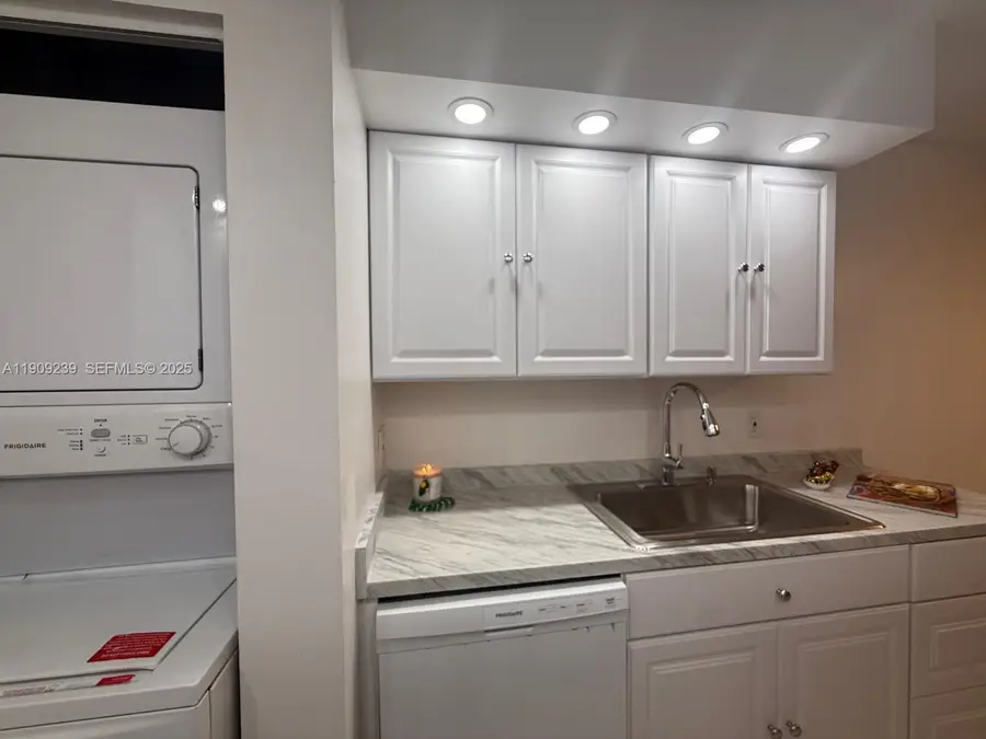 523 Trace Cir #105, Deerfield Beach, FL 33441 - Image #3