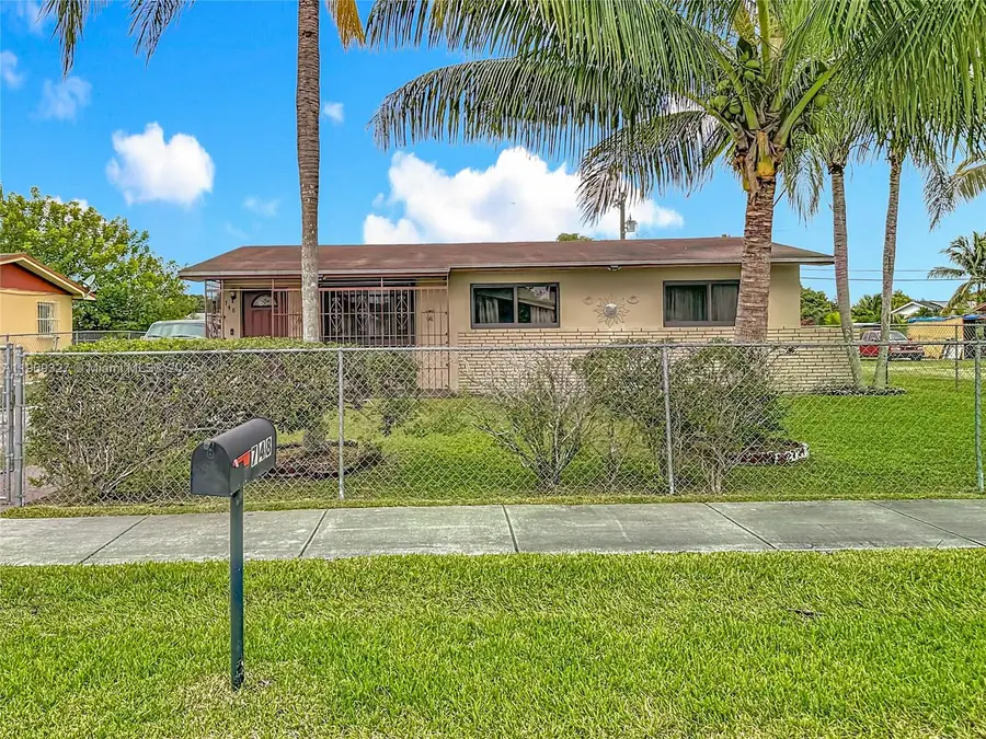 748 NW 2nd St, Florida City, FL 33034 - Image #2