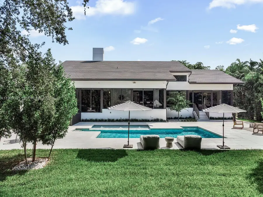 7910 Los Pinos Cir, Coral Gables, FL 33143 - Image #2