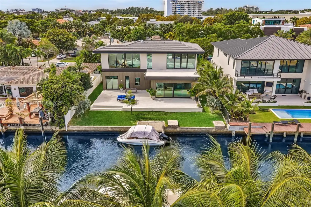 13045 Coronado Ter, North Miami, FL 33181 - Image #1