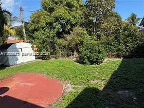 1077 NE 157th Ter, North Miami Beach, FL 33162 - Image #2