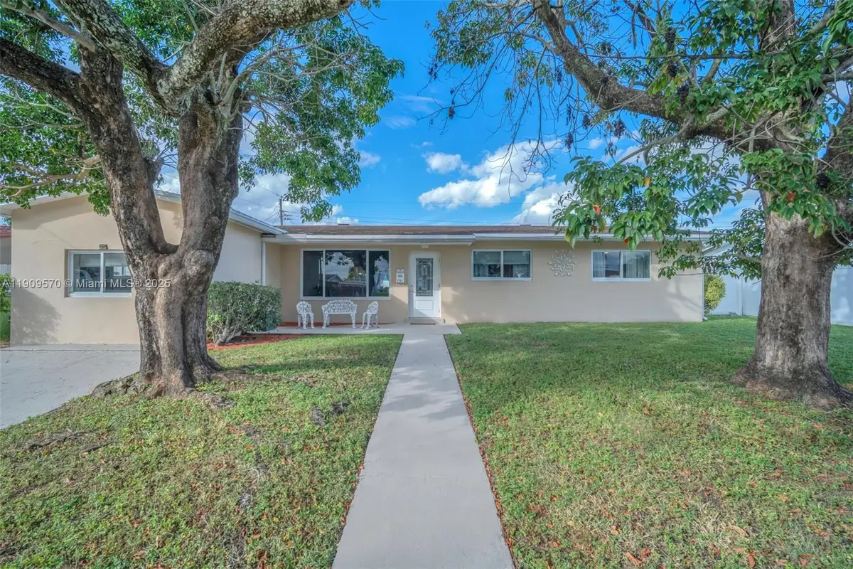 7751 NW 6th Ct, Pembroke Pines, FL 33024 - #1