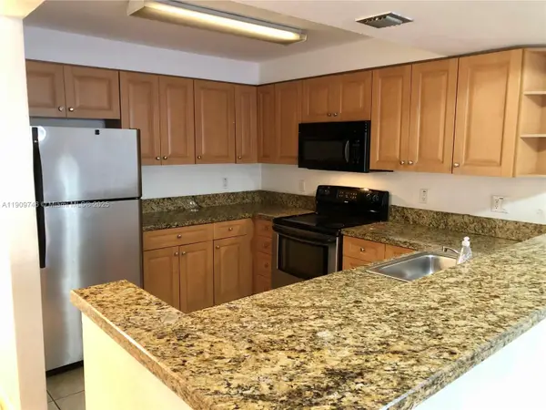 5201 Geneva Way #102, Doral, FL 33166