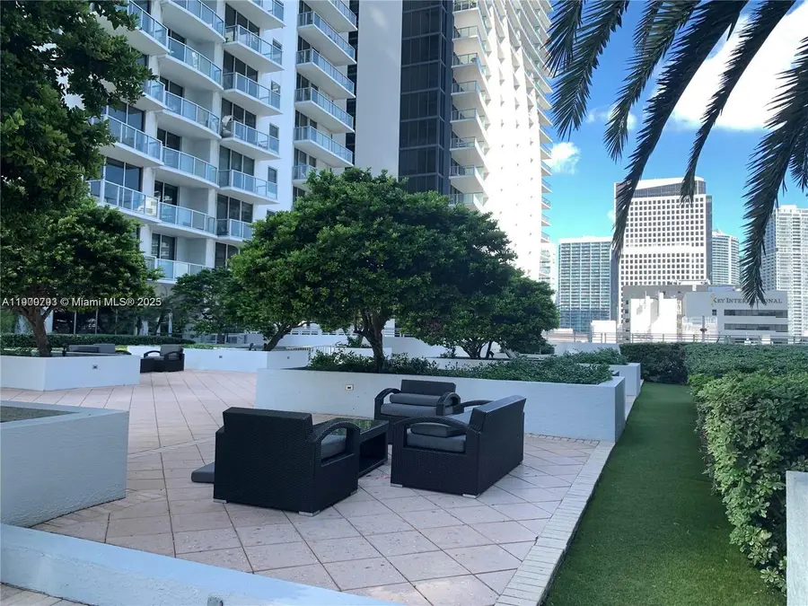 1060 Brickell Ave #1701, Miami, FL 33131 - #2