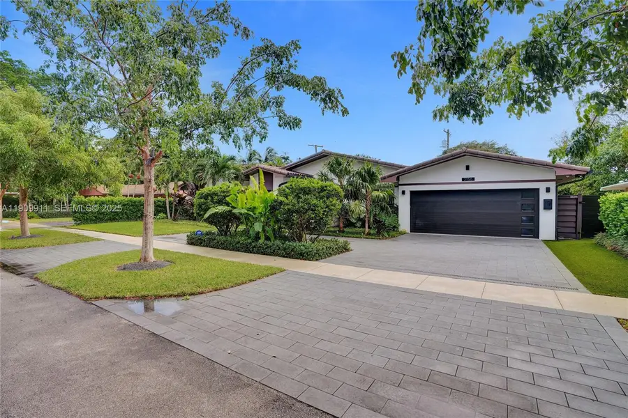 2156 NE 187th St, North Miami Beach, FL 33179 - Image #2