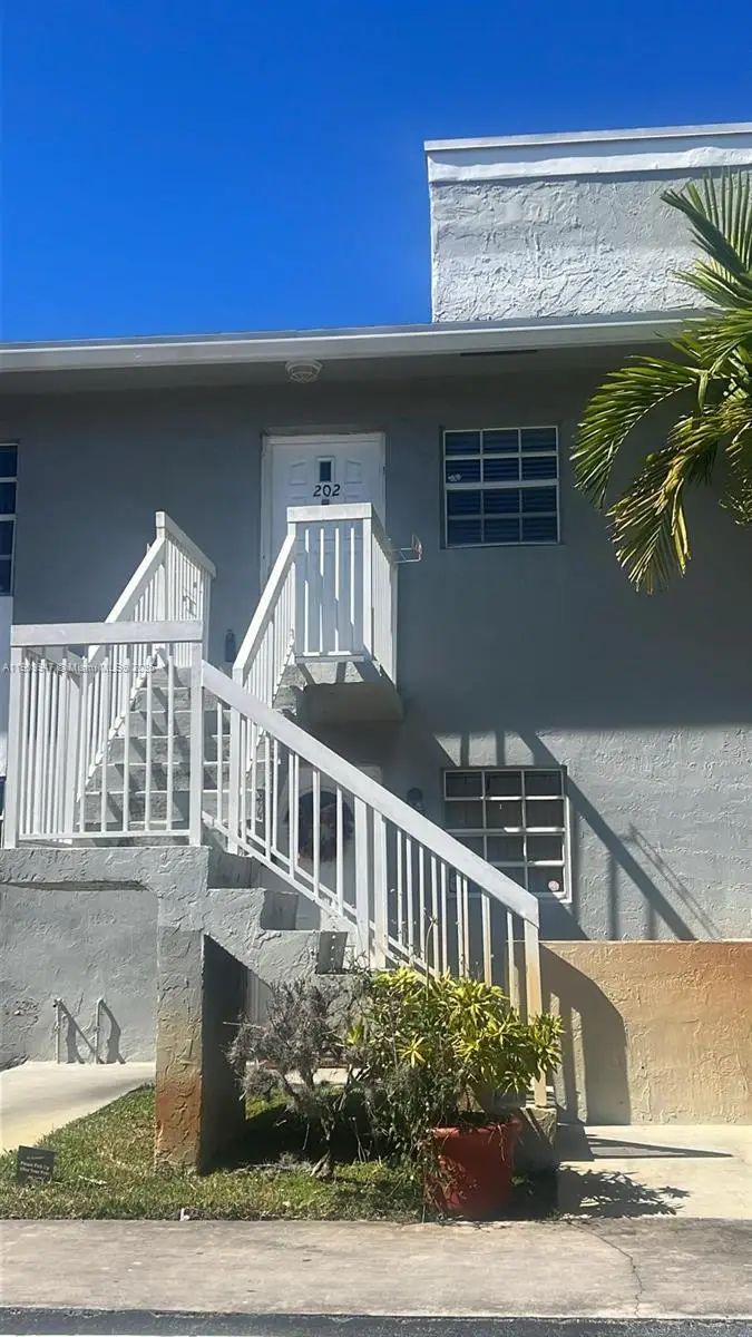 438 NE 210th Cir Ter #202-4B, Miami, FL 33179 - Image #1