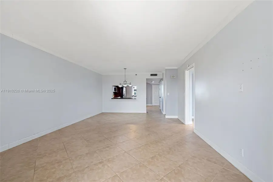 2206 S Cypress Bend Dr #801, Pompano Beach, FL 33069 - Image #2