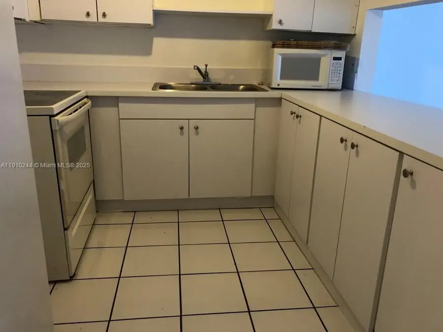 1309 NW 8th Ave, Fort Lauderdale, FL 33311 - Image #3