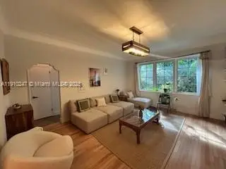 910 Lenox Ave #3, Miami Beach, FL 33139