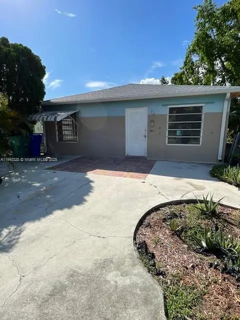 300 SW 31st Ct, Miami, FL 33135 - Image #2