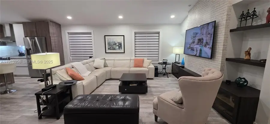 2908 N 36th Ave, Hollywood, FL 33021 - Image #3