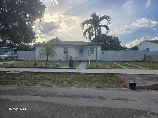 15210 NW 28th Pl, Miami Gardens, FL 33054