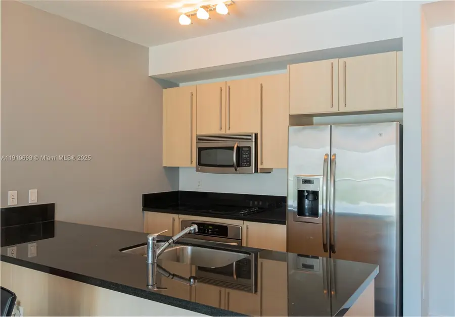 79 SW 12th St #1002-S, Miami, FL 33130 - Image #2