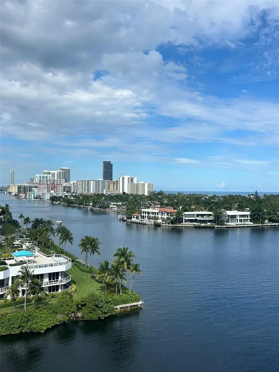 20515 E Country Club Dr #1042, Aventura, FL 33180 - Image #1