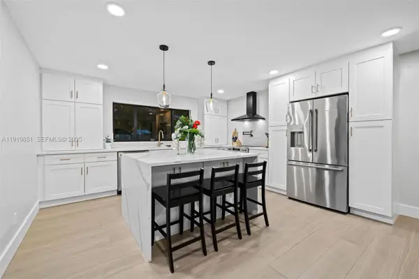 329 SW 18th Avenue, Fort Lauderdale, FL 33312