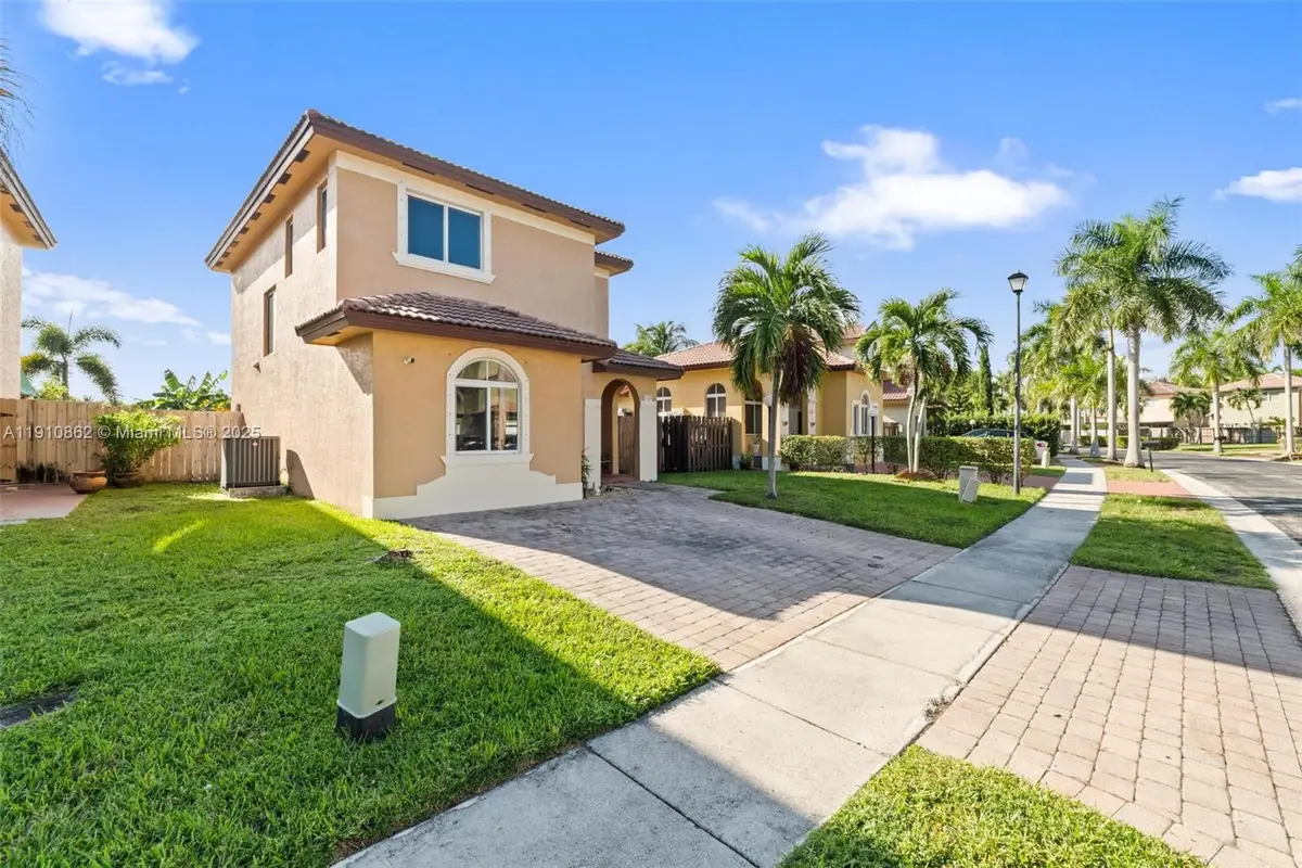 2526 NE 41st Ave, Homestead, FL 33033 - Image #1