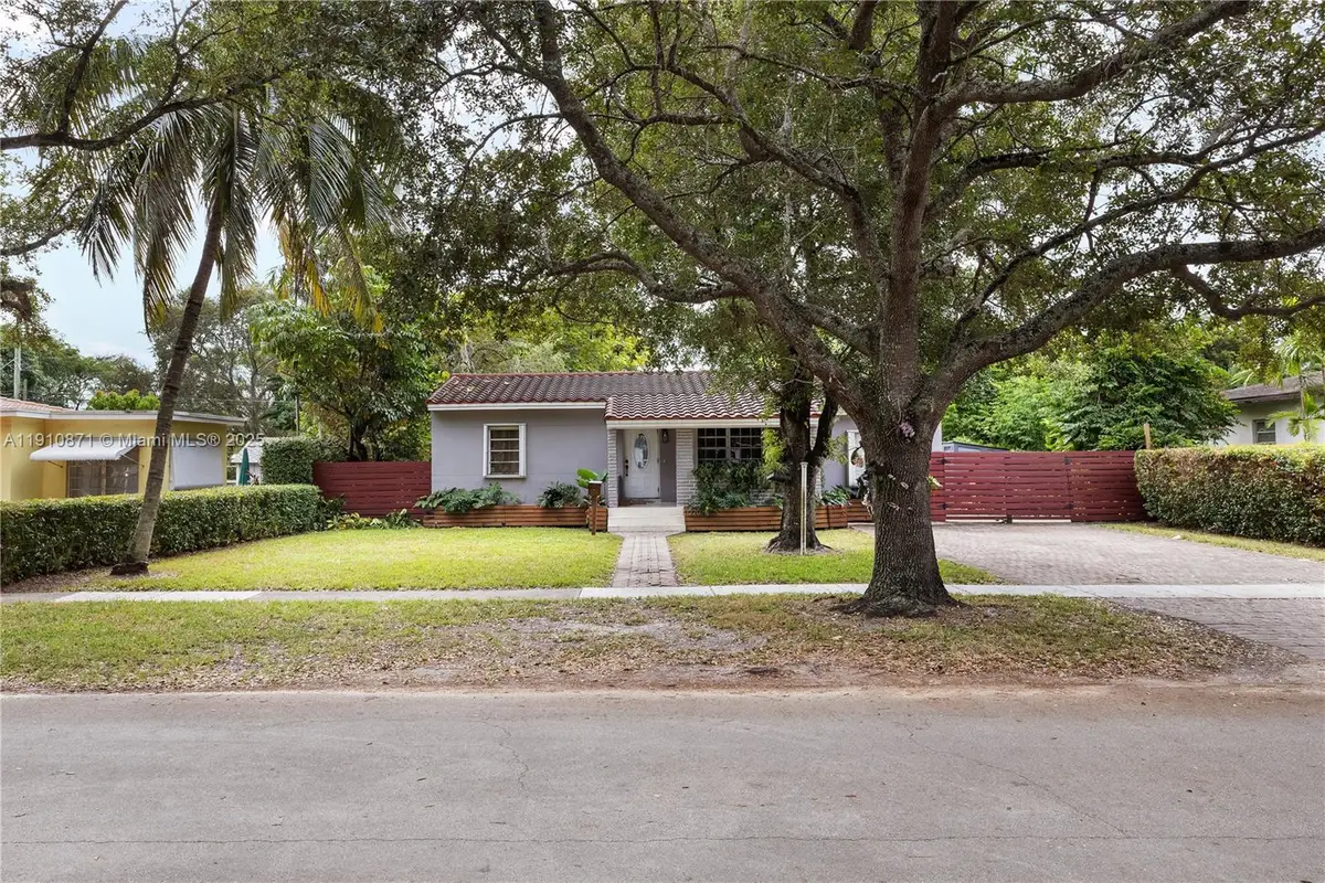 1220 Oriole Ave, Miami Springs, FL 33166 - Image #1