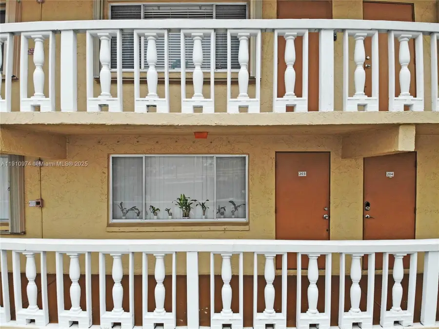 500 W Village Green Cir W #203, Palm Springs, FL 33461 - Image #2