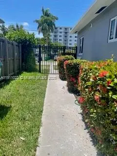 1283 NE 109th St, Miami, FL 33161 - Image #1