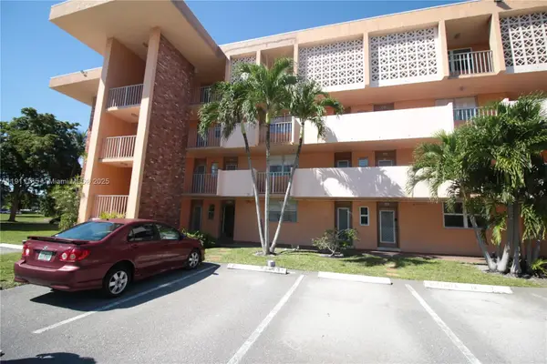3001 NW 46th Ave #102, Lauderdale Lakes, FL 33313
