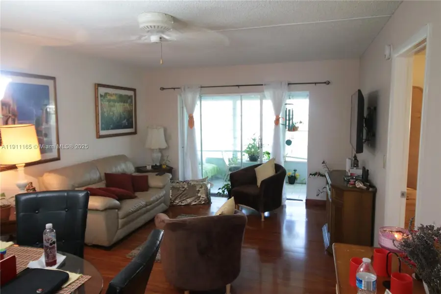 3001 NW 46th Ave #102, Lauderdale Lakes, FL 33313 - Image #2