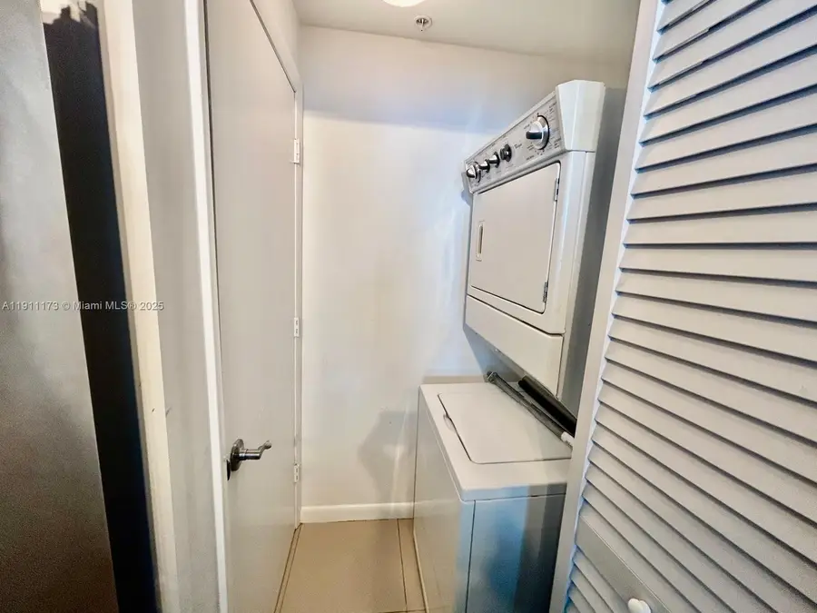 253 NE 2nd St #2806, Miami, FL 33132 - Image #3