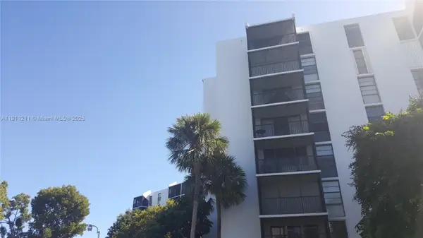 3401 N Country Club Dr #412, Aventura, FL 33180