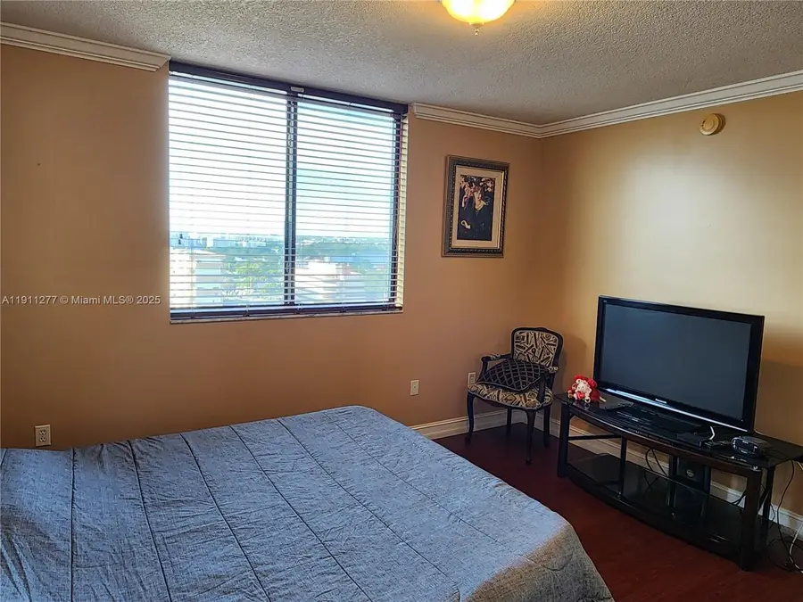 4242 NW 2nd St #1202, Miami, FL 33126 - Image #3