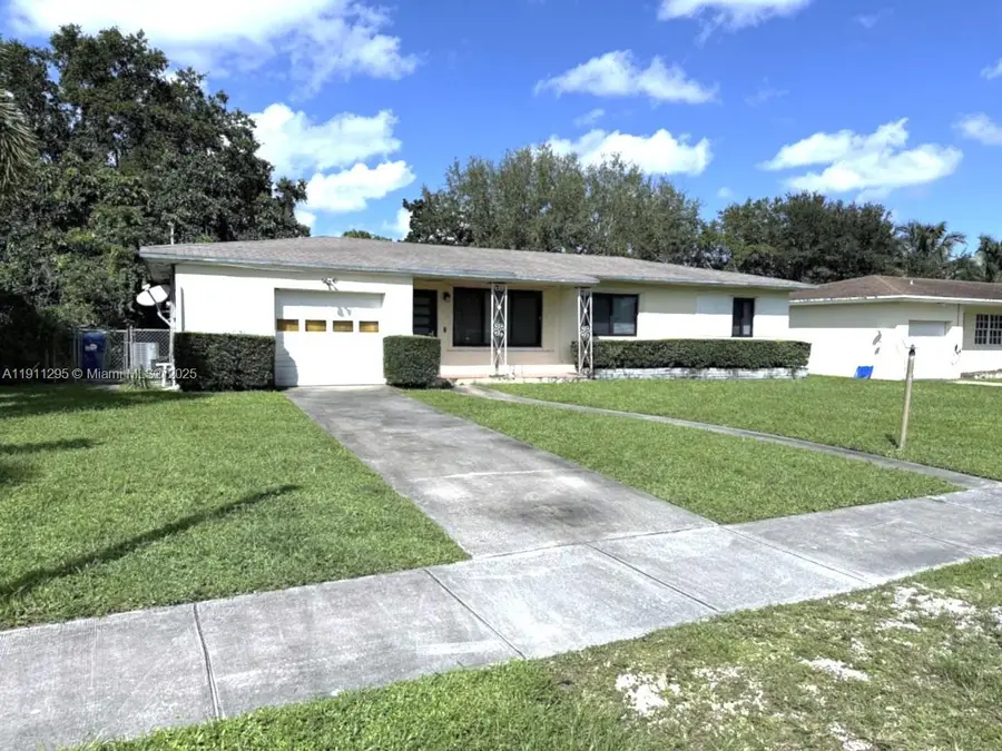 1041 NW 150th St, Miami, FL 33168 - Image #2