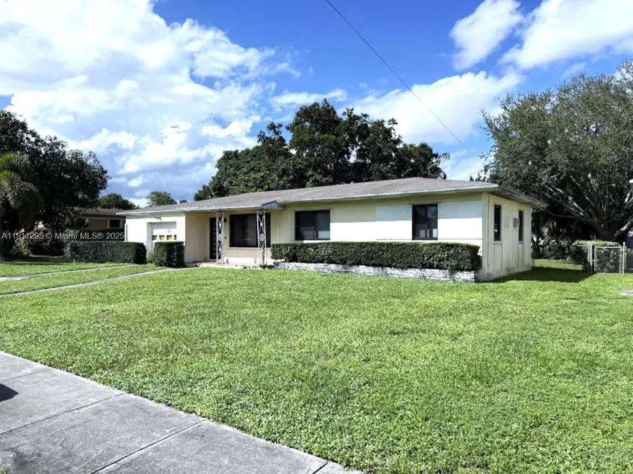 1041 NW 150th St, Miami, FL 33168 - Image #3