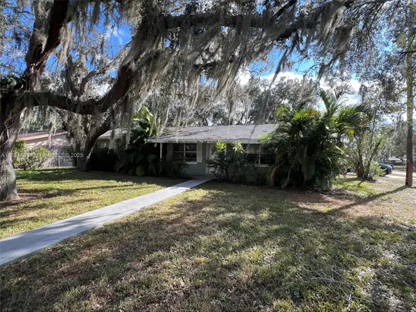 2930 Jasmine Dr, Lake Wales, FL 33853