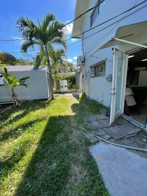 6470 Mcclellan St, Hollywood, FL 33024
