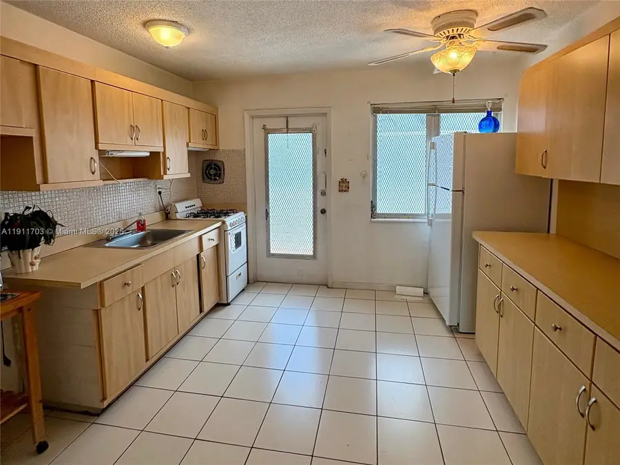 1698 Jefferson Ave #38, Miami Beach, FL 33139 - Image #3