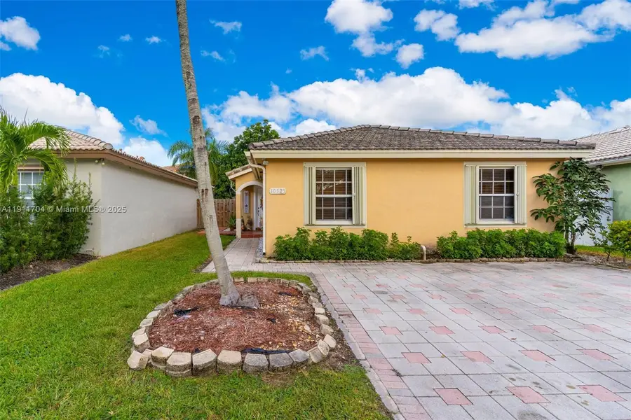 10523 SW 161st Pl, Miami, FL 33196 - Image #2