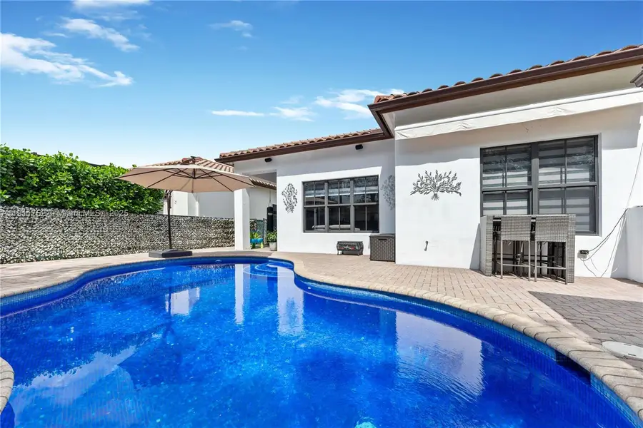 8328 NW 26th Ct, Cooper City, FL 33024 - Image #2