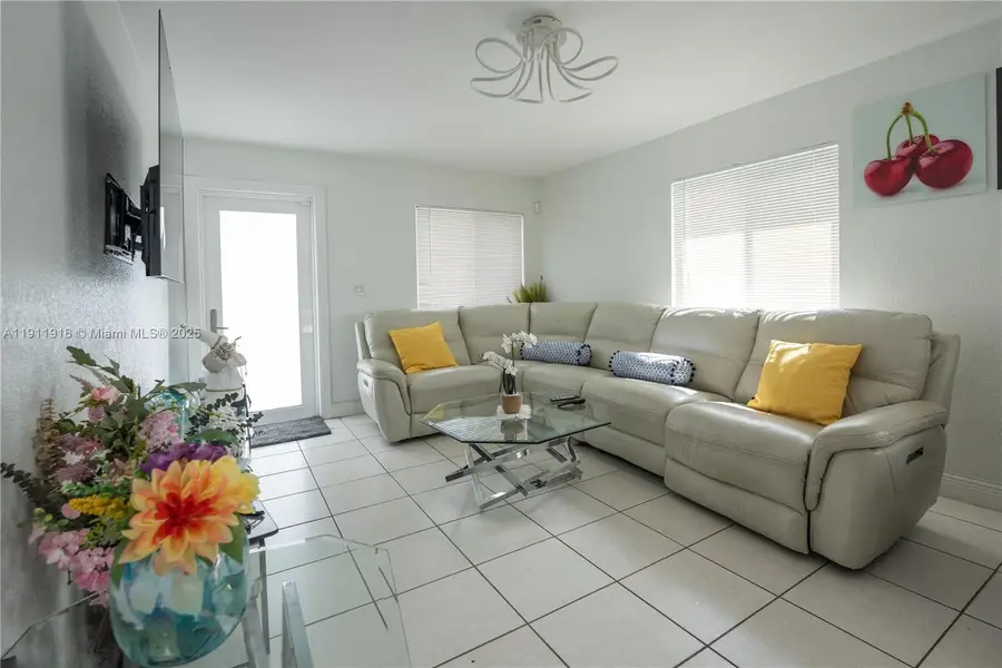 1215 NW 7th Ct, Florida City, FL 33034 - Image #3