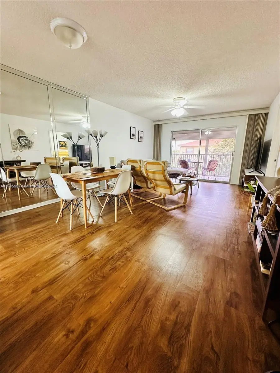1400 SW 124th Ter #402Q, Pembroke Pines, FL 33027 - Image #2