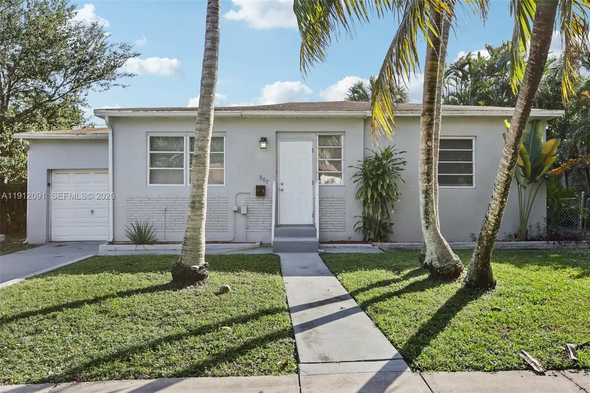 807 N 26th Ave, Hollywood, FL 33020 - Image #1