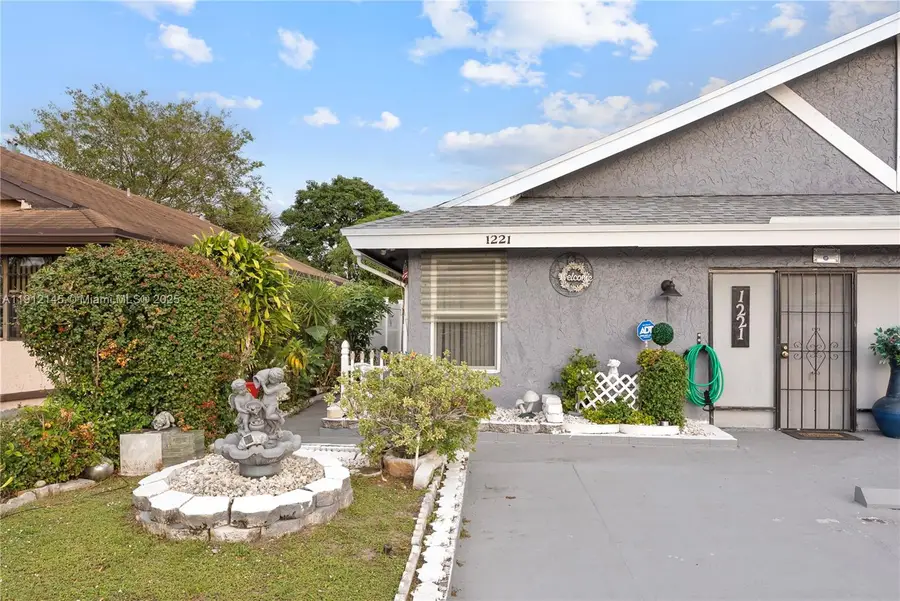 1221 SW 75th Ave, North Lauderdale, FL 33068 - Image #2