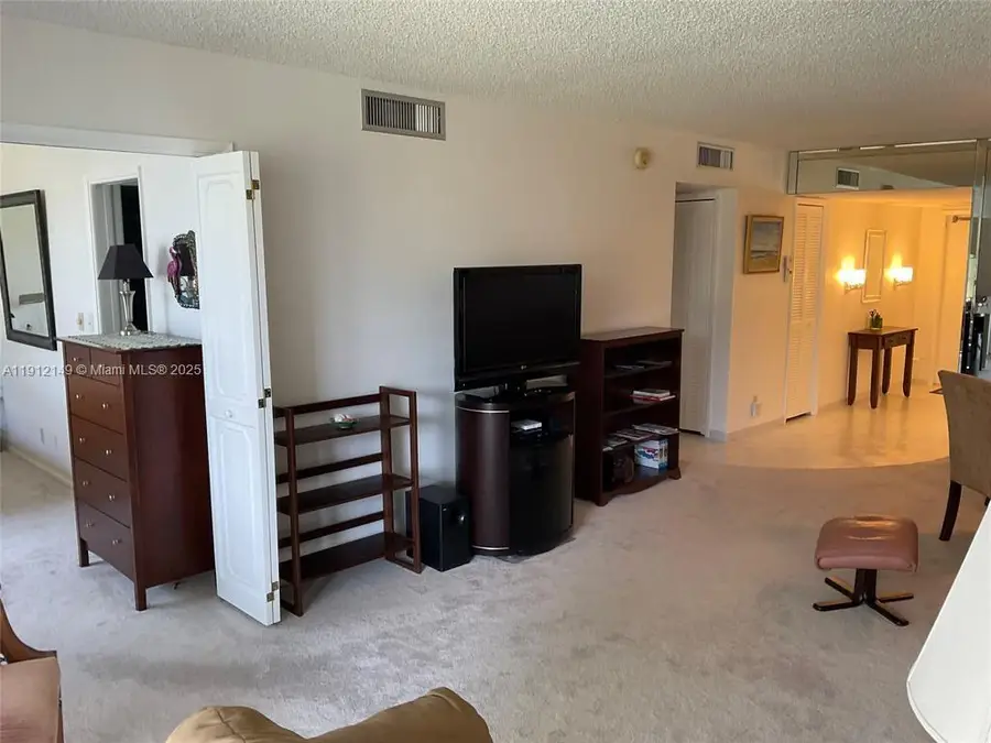 3080 N Course Dr #209, Pompano Beach, FL 33069 - Image #2