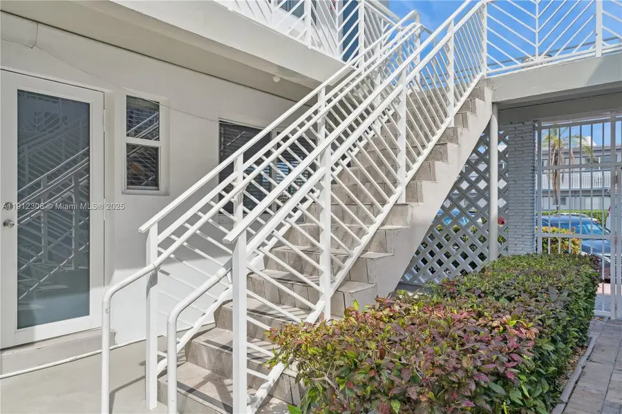 7440 Byron Ave #1B, Miami Beach, FL 33141 - Image #3