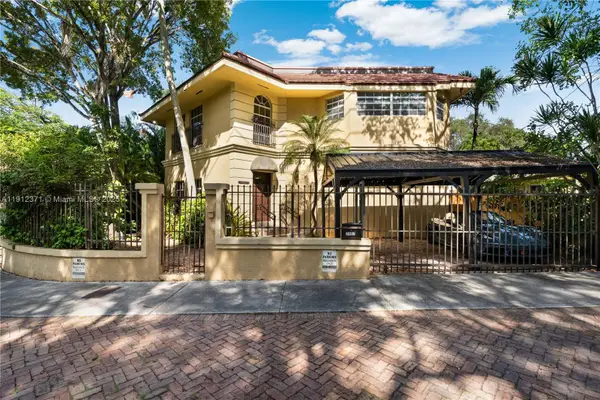 2997 Day Ave, Miami, FL 33133