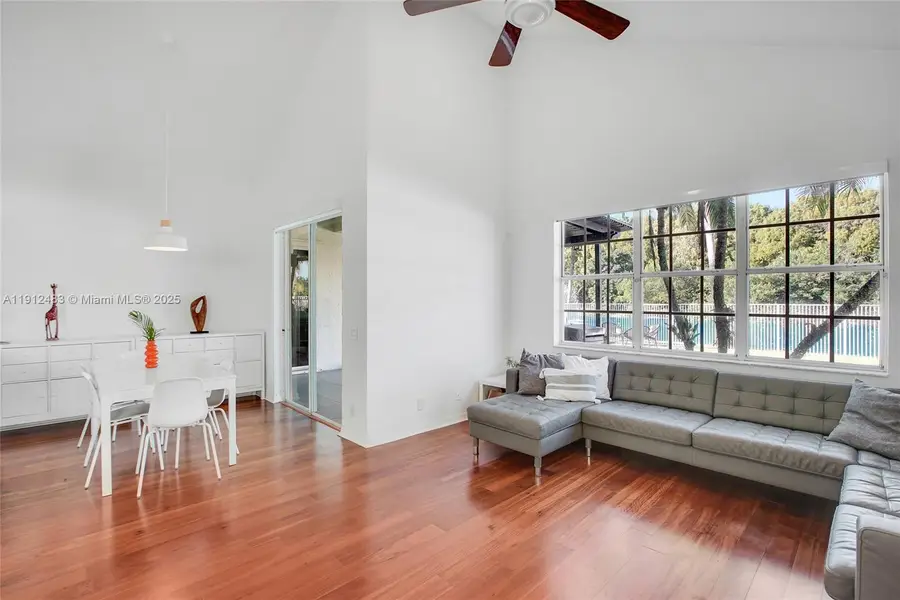 285 Cameron Dr, Weston, FL 33326 - Image #2